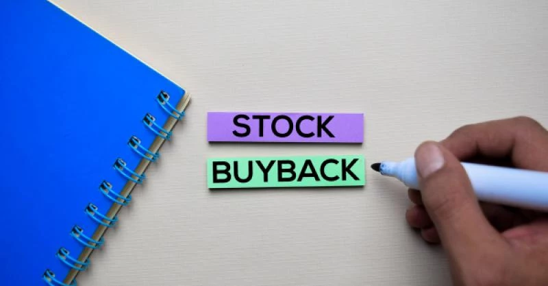 Are Top Glove’s Share Buybacks a Sign That the Stock is Undervalued?